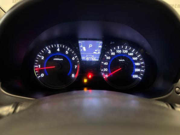 Hyundai Solaris I с пробегом 2012 года, цена 679 000 рублей, 197553 км, седан, Автокод Объявления