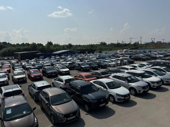 Renault Logan II с пробегом 2015 года, цена 647 000 рублей, 151229 км, седан, Автокод Объявления