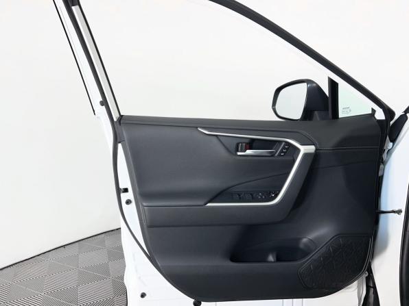 Toyota RAV4 V (XA50) с пробегом 2021 года, цена 3 418 000 рублей, 67000 км, внедорожник, Автокод Объявления