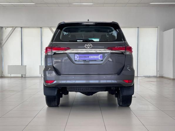 Toyota Fortuner II с пробегом 2019 года, цена 3 990 000 рублей, 76110 км, внедорожник, Автокод Объявления