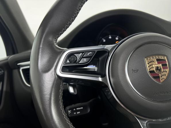 Porsche Macan I с пробегом 2016 года, цена 3 250 000 рублей, 66688 км, внедорожник, Автокод Объявления