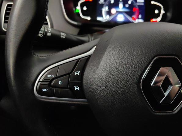 Renault Megane IV Рестайлинг с пробегом 2021 года, цена 1 599 000 рублей, 138238 км, универсал, Автокод Объявления