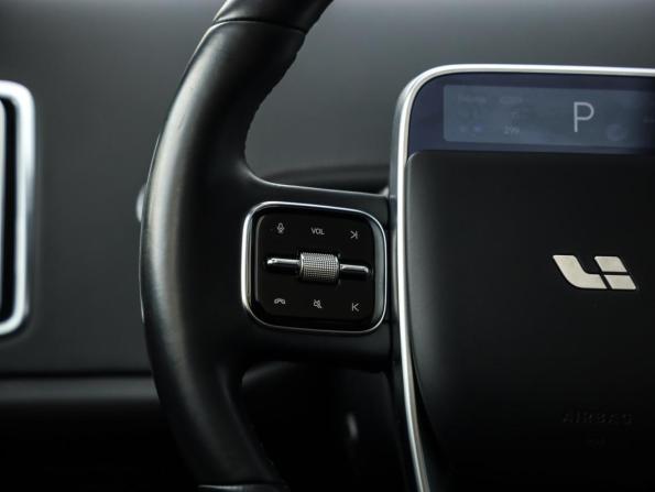 Li Auto (Lixiang) L6 I с пробегом 2024 года, цена 5 499 000 рублей, 67792 км, внедорожник, Автокод Объявления