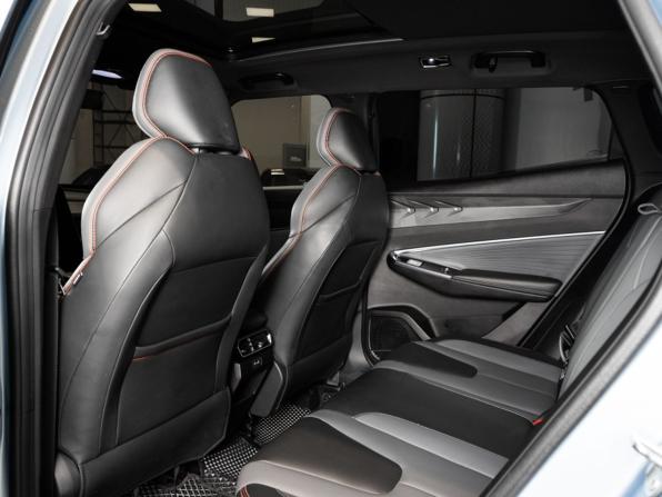 Geely Atlas II с пробегом 2023 года, цена 2 129 854 рубля, 55700 км, внедорожник, Автокод Объявления
