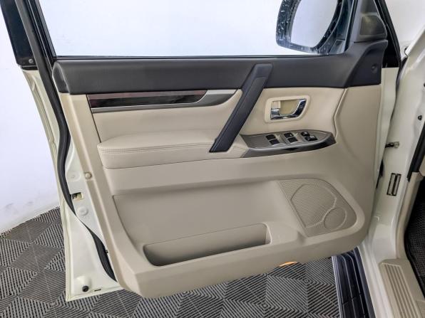 Mitsubishi Pajero IV Рестайлинг 2 с пробегом 2019 года, цена 3 700 000 рублей, 78988 км, внедорожник, Автокод Объявления