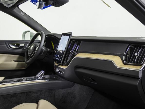 Volvo XC60 II Рестайлинг 2 с пробегом 2025 года, цена 6 789 000 рублей, 27 км, внедорожник, Автокод Объявления