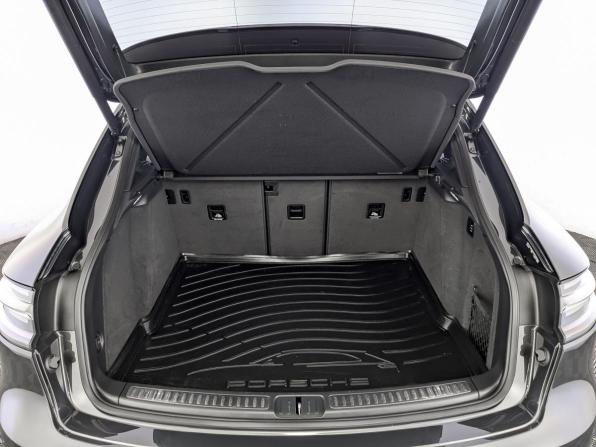 Porsche Macan I Рестайлинг 2 с пробегом 2022 года, цена 6 900 000 рублей, 74465 км, внедорожник, Автокод Объявления