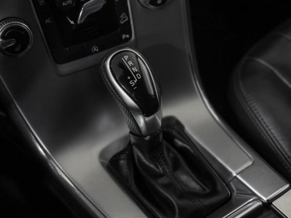 Volvo XC60 I Рестайлинг с пробегом 2016 года, цена 1 539 000 рублей, 326871 км, внедорожник, Автокод Объявления
