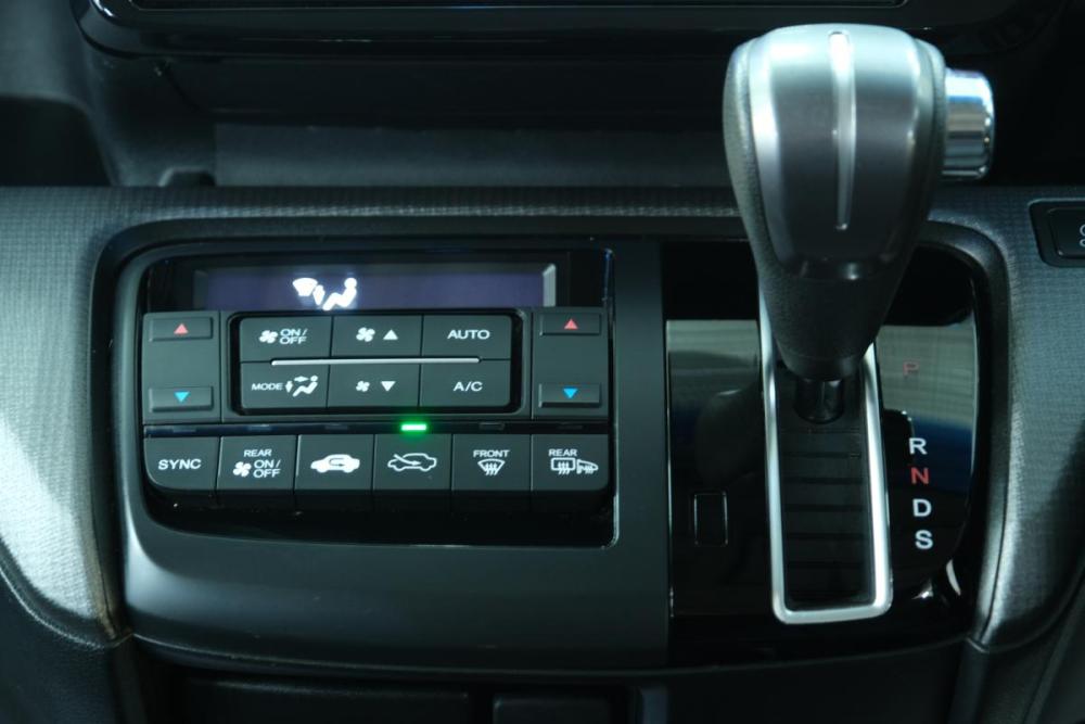 Honda Stepwgn V Омск  - изображение 17