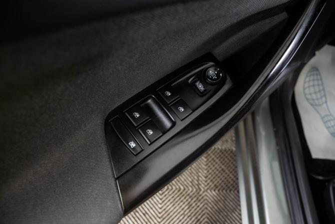 Opel Astra K с пробегом 2018 года, цена 1 369 000 рублей, 166621 км, универсал, Автокод Объявления