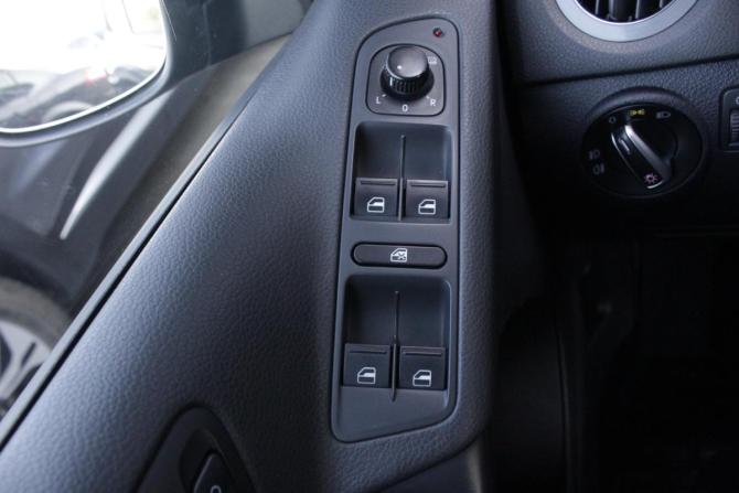 Volkswagen Tiguan I Рестайлинг с пробегом 2011 года, цена 980 000 рублей, 286957 км, внедорожник, Автокод Объявления