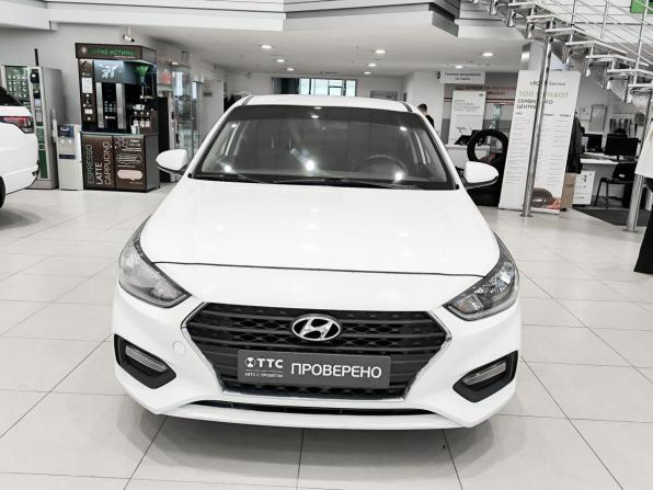 Hyundai Solaris II с пробегом 2018 года, цена 850 000 рублей, 306951 км, седан, Автокод Объявления