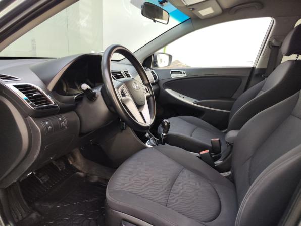 Hyundai Solaris I с пробегом 2013 года, цена 700 000 рублей, 128900 км, седан, Автокод Объявления