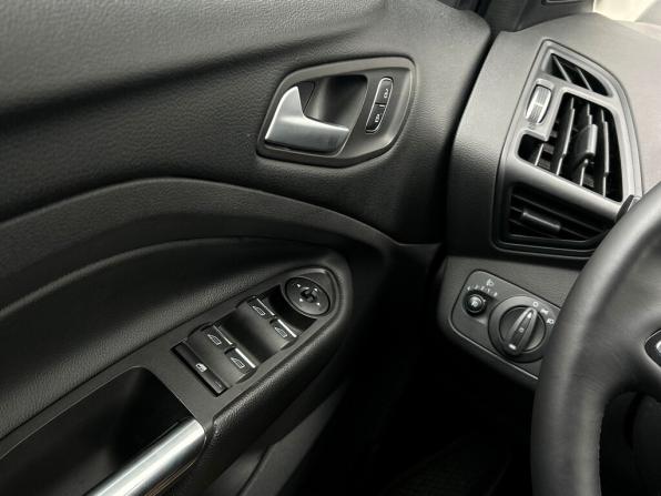 Ford Kuga II Рестайлинг с пробегом 2019 года, цена 1 598 600 рублей, 173304 км, внедорожник, Автокод Объявления
