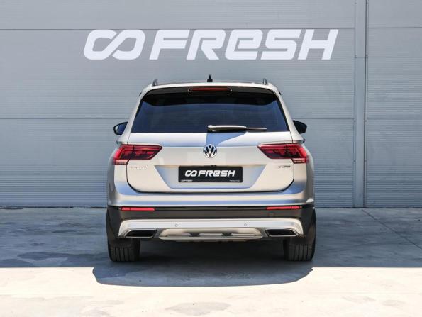 Volkswagen Tiguan II с пробегом 2019 года, цена 2 830 000 рублей, 112605 км, внедорожник, Автокод Объявления
