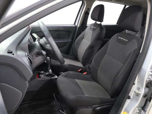 Renault Sandero II Рестайлинг с пробегом 2018 года, цена 1 369 000 рублей, 92072 км, хэтчбек, Автокод Объявления
