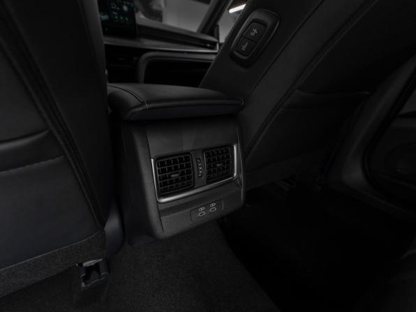 Toyota Camry IX (XV80) China Market с пробегом 2026 года, цена 4 600 000 рублей, 50 км, седан, Автокод Объявления