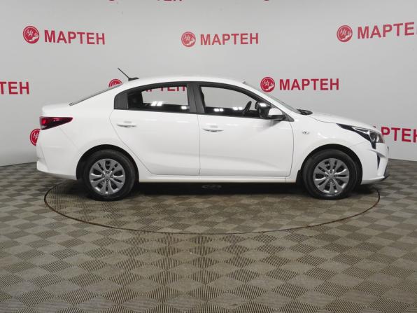 Kia Rio IV Рестайлинг с пробегом 2021 года, цена 1 305 000 рублей, 69963 км, седан, Автокод Объявления