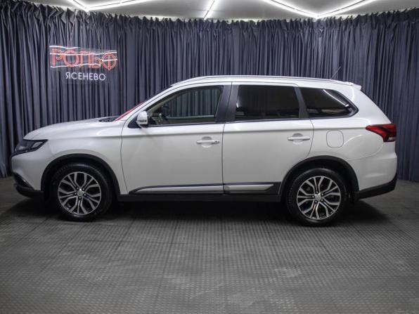 Mitsubishi Outlander III Рестайлинг 2 с пробегом 2015 года, цена 1 498 000 рублей, 230000 км, внедорожник, Автокод Объявления