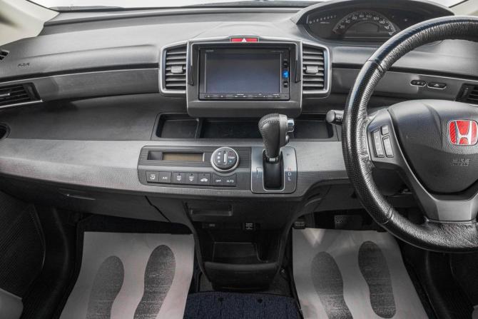 Honda Freed I с пробегом 2009 года, цена 1 379 000 рублей, 113000 км, компактвэн, Автокод Объявления