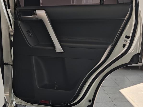 Toyota Land Cruiser Prado 150 Series Рестайлинг 2 с пробегом 2019 года, цена 5 255 000 рублей, 120799 км, внедорожник, Автокод Объявления