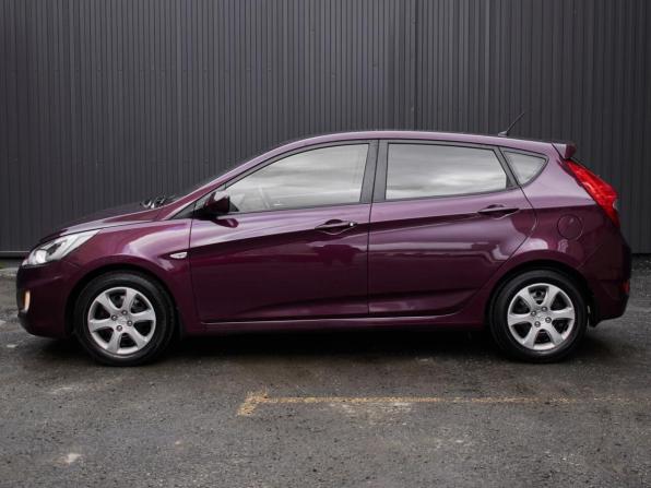 Hyundai Solaris I с пробегом 2012 года, цена 795 000 рублей, 115288 км, хэтчбек, Автокод Объявления