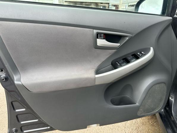 Toyota Prius III (XW30) с пробегом 2011 года, цена 930 000 рублей, 186916 км, лифтбек, Автокод Объявления