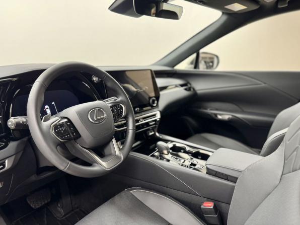 Lexus RX V с пробегом 2025 года, цена 7 740 000 рублей, 23 км, внедорожник, Автокод Объявления