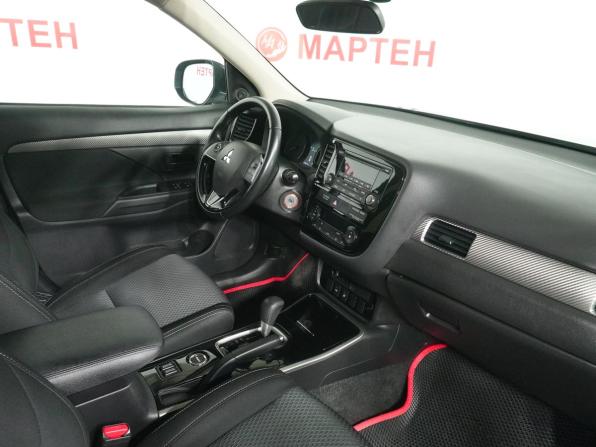 Mitsubishi Outlander III Рестайлинг 2 с пробегом 2018 года, цена 2 288 000 рублей, 49666 км, внедорожник, Автокод Объявления