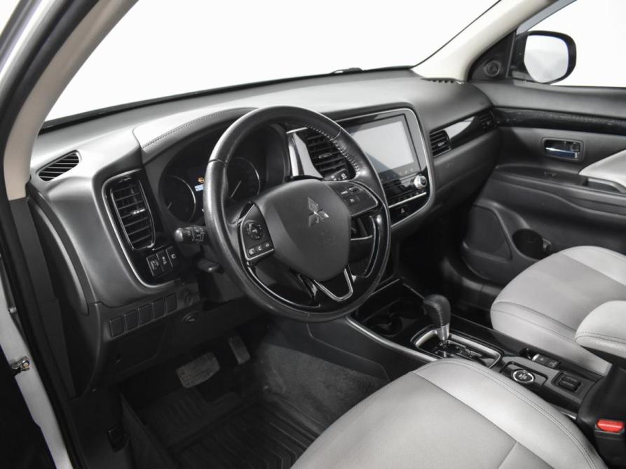 Mitsubishi Outlander III Рестайлинг 3 Санкт-Петербург  - изображение 9