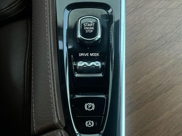 Volvo XC90 II Рестайлинг 1 с пробегом 2020 года, цена 3 100 000 рублей, 294506 км, внедорожник, Автокод Объявления