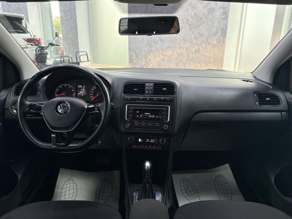 Volkswagen Polo V Рестайлинг с пробегом 2016 года, цена 1 399 000 рублей, 58254 км, седан, Автокод Объявления