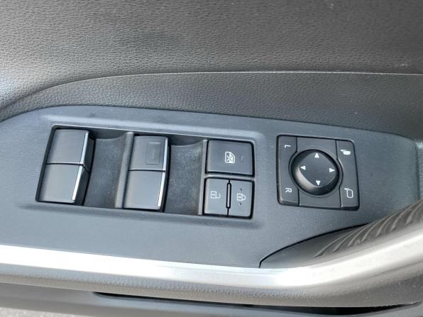 Toyota RAV4 V (XA50) с пробегом 2021 года, цена 3 619 000 рублей, 75428 км, внедорожник, Автокод Объявления