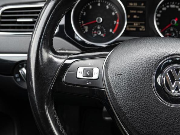 Volkswagen Jetta VI Рестайлинг с пробегом 2015 года, цена 1 399 000 рублей, 153994 км, седан, Автокод Объявления