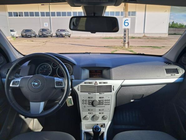 Opel Astra H Рестайлинг с пробегом 2014 года, цена 710 000 рублей, 145450 км, универсал, Автокод Объявления