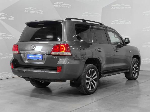 Toyota Land Cruiser 200 Series с пробегом 2010 года, цена 2 750 000 рублей, 260000 км, внедорожник, Автокод Объявления