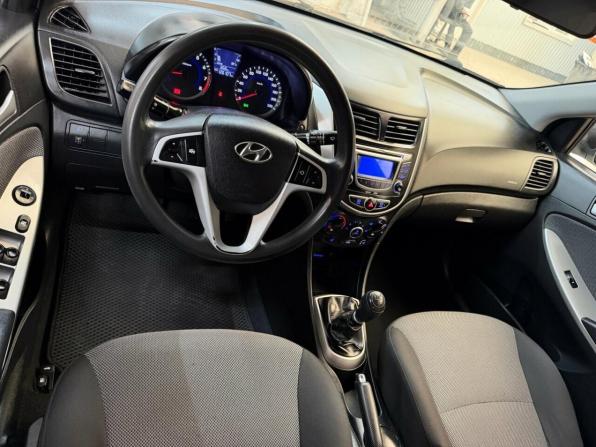 Hyundai Solaris I с пробегом 2013 года, цена 860 000 рублей, 126107 км, седан, Автокод Объявления