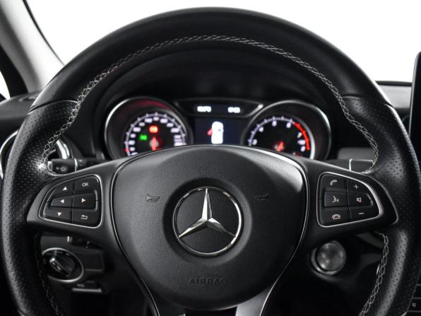 Mercedes-Benz GLA I (X156) Рестайлинг с пробегом 2018 года, цена 2 220 000 рублей, 84001 км, внедорожник, Автокод Объявления