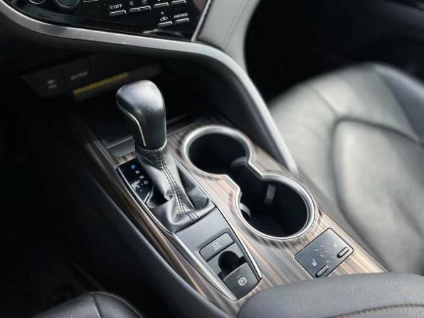 Toyota Camry VIII (XV70) с пробегом 2019 года, цена 2 699 000 рублей, 130776 км, универсал, Автокод Объявления