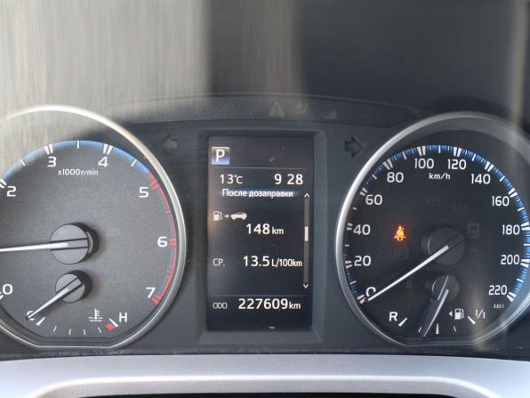 Toyota RAV4 IV (XA40) Рестайлинг с пробегом 2018 года, цена 2 390 000 рублей, 227608 км, внедорожник, Автокод Объявления