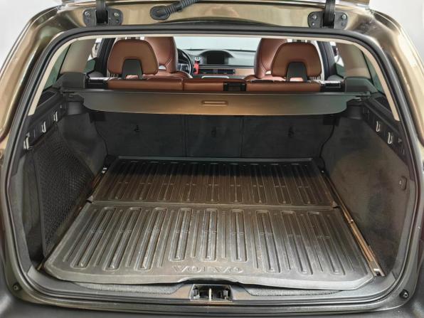 Volvo XC70 II Рестайлинг с пробегом 2015 года, цена 1 748 000 рублей, 297920 км, универсал, Автокод Объявления