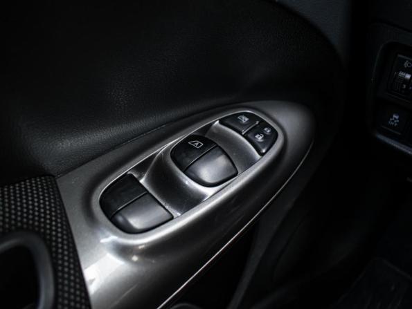 Nissan Juke I с пробегом 2012 года, цена 1 070 000 рублей, 179509 км, внедорожник, Автокод Объявления