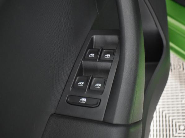 Skoda Rapid I Рестайлинг с пробегом 2018 года, цена 1 040 000 рублей, 120000 км, лифтбек, Автокод Объявления
