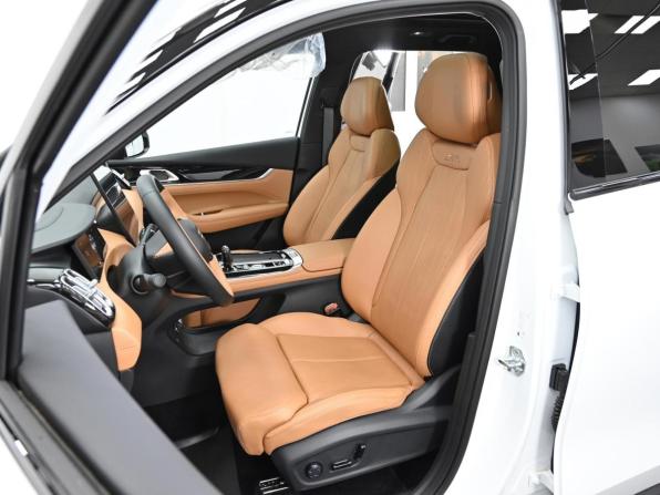 Geely Atlas II с пробегом 2025 года, цена 2 899 000 рублей, 5600 км, внедорожник, Автокод Объявления