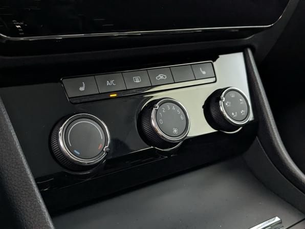 Skoda Superb III с пробегом 2019 года, цена 2 450 000 рублей, 53688 км, лифтбек, Автокод Объявления