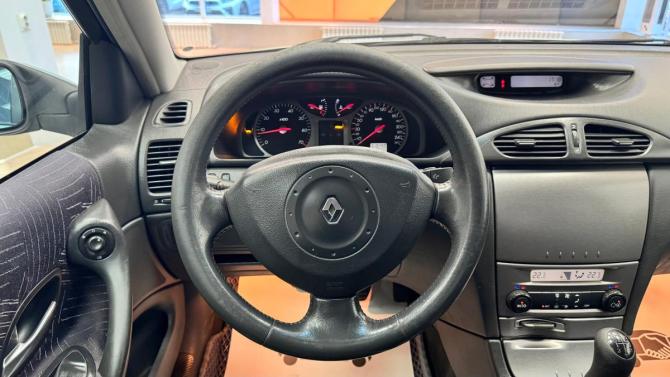 Renault Laguna II с пробегом 2002 года, цена 205 000 рублей, 318498 км, лифтбек, Автокод Объявления