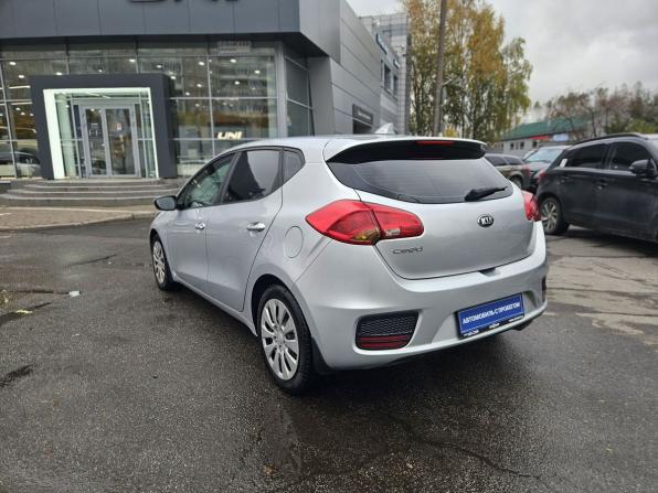 Kia Ceed II Рестайлинг с пробегом 2017 года, цена 1 239 000 рублей, 177034 км, хэтчбек, Автокод Объявления