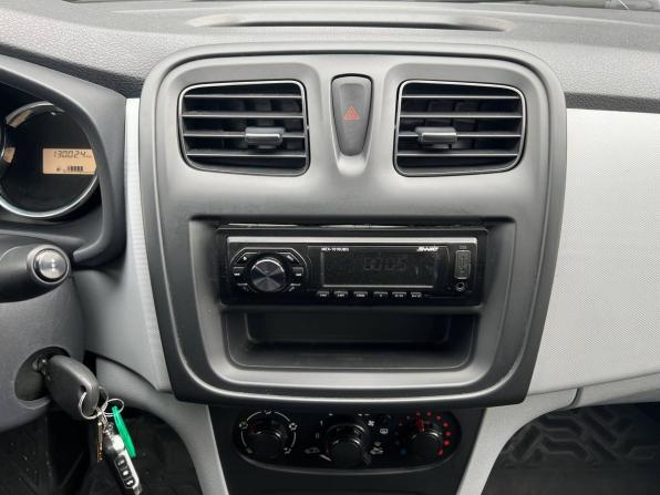 Renault Logan II с пробегом 2014 года, цена 410 000 рублей, 130023 км, седан, Автокод Объявления