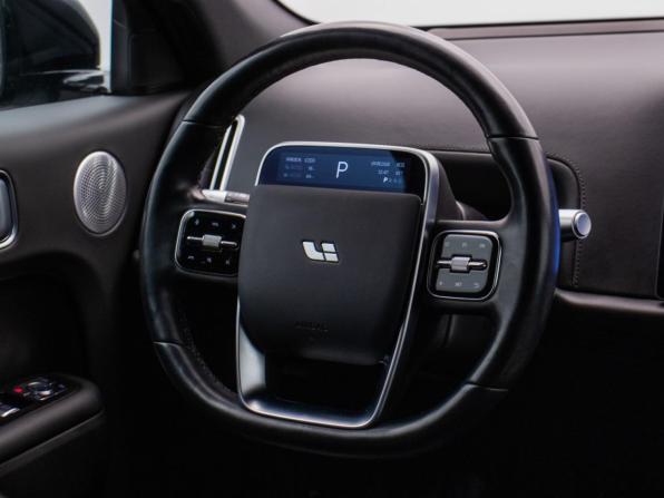 Li Auto (Lixiang) L7 I Рестайлинг с пробегом 2024 года, цена 6 330 000 рублей, 52000 км, внедорожник, Автокод Объявления