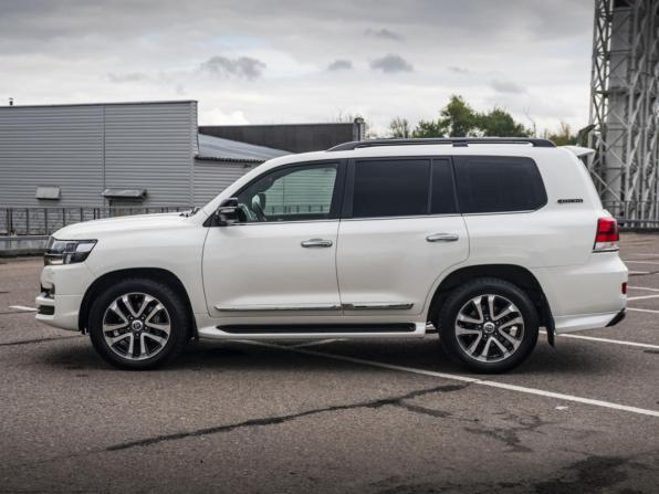 Toyota Land Cruiser 200 Series Рестайлинг 2 с пробегом 2017 года, цена 8 108 000 рублей, 83806 км, внедорожник, Автокод Объявления